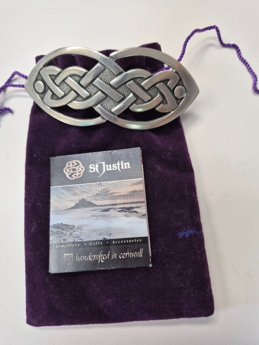 St. Justin hairpin